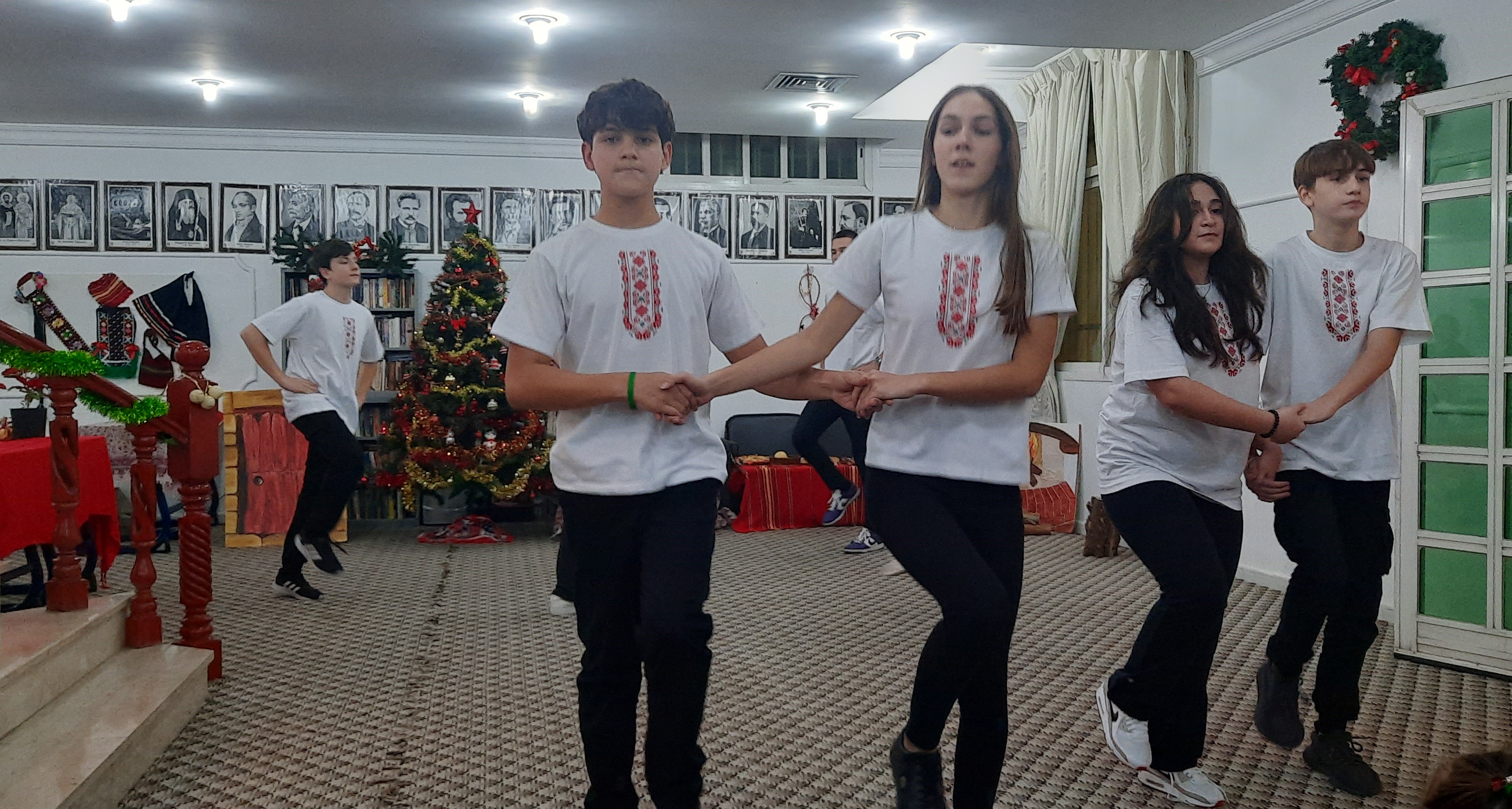Българската общност и Българско неделно училище „Св. св. Кирил и Методий“ към Посолството ни в Кувейт заедно отпразнуваха наближаващата Коледа